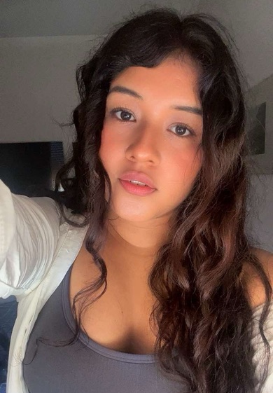 Soft smiling portrait for live cam chat browse